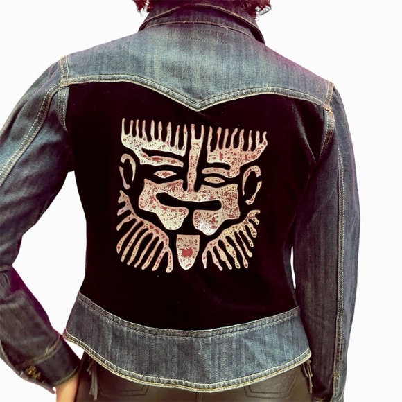 Custom Boho Chic Denim Jacket – Lion Velvet Back Detail, XS/S Form Fitting - Picture 3 of 17